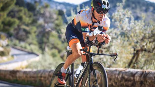 Stéphane et Bastien Métais, père et fils, sont en route pour les championnats du monde d’Ironman 